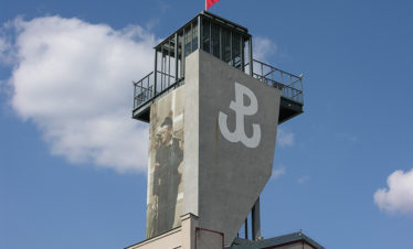 Warsaw Uprising Museum (1944) and Lazienki Park – Small Groups Tour