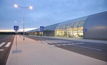 Private transfer from Modlin Airport (WMI) to Warsaw city center